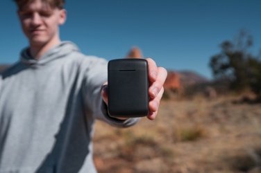 Logotrade Firmengeschenke das Foto: Skywave Solar-Kopfhörer aus RCS recyceltem Kunststoff