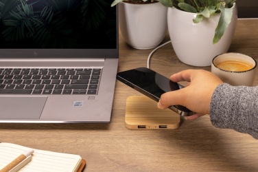 Logo trade promotional products image of: Bamboo 10W wireless charger with USB