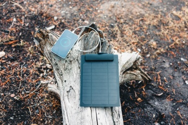 Logotrade promotional giveaway image of: Pedro AWARE™ RPET deluxe cooler bag with 5W solar panel