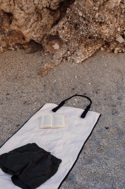 Logo trade promotional products image of: VINGA Volonne AWARE™ recycled canvas beach mat