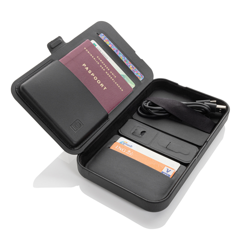 Logo trade promotional gifts image of: Swiss Peak RCS recycled travel case with 3 in 1 charger