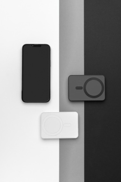 Logotrade ärikingitused pilt: Magnetix RCS taaskasutatud plastist 5000 mah magnetjõupank