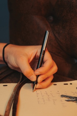 Logo trade ärikingi pilt: SP Tula RCS sertifitseeritud taaskasutatud PU võtmehoidja ja pliiatsikomplekt