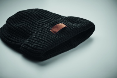 Logo trade firmakingituse pilt: Talvekomplekt taaskasutatud materjalist, kindad, müts ja sall