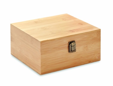 Logo trade ärikingitused foto: Viskiklaaside komplekt puidust karbis