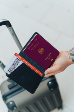 Logo trade ärikingituse pilt: Trackmate passihoidja