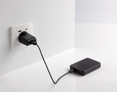 Logotrade ärikingituse foto: Boostcore RCS taaskasutatud plastist akupank 5000 mAh USB C-ga