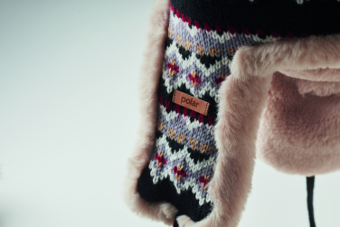 Logotrade meened pilt: Kootud müts klappidega YULONG