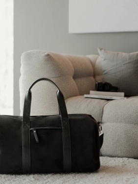 Logotrade liikelahja tuotekuva: VINGA Marlow RCS -weekend bag kierrätettyä polyesteriä