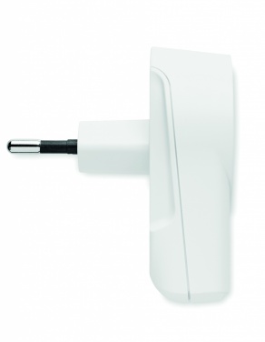 Logotrade mainoslahja tuotekuva: Matka-adapteri USB-laturi