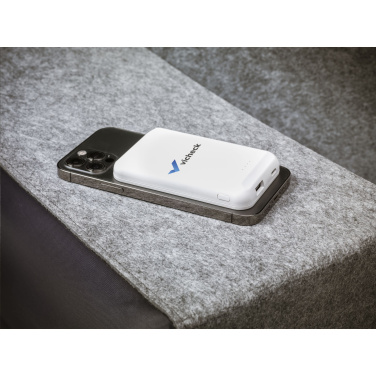 Logo trade liikelahja mainoslahja tuotekuva: Force Magnetic RCS kierrätetty langaton Powerbank 5000