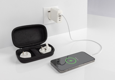 Logo trade mainoslahja kuva: TravelCharge Pro RCS -matkalaturi USB C:llä