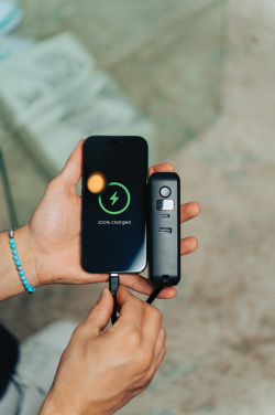 Logotrade firminės dovanos nuotrauka: Urban Vitamin Eureka hibridinis GANcharger 10000mah maitinimo blokas 65W