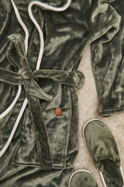 Logotrade Ideja dāvanas foto: VINGA Louis luksusa plīša GRS RPET halāts S-M izmērs