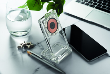 Logotrade Ideja dāvanas foto: Akrila bezvadu lādētājs 15W