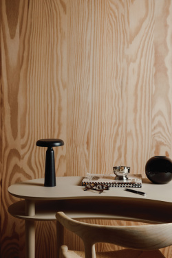 Логотрейд pекламные cувениры картинка: Настольная лампа VINGA Avery RCS