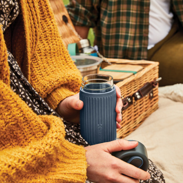 Лого трейд pекламные cувениры фото: Дорожный стакан из стекла Black+Blum 340 мл